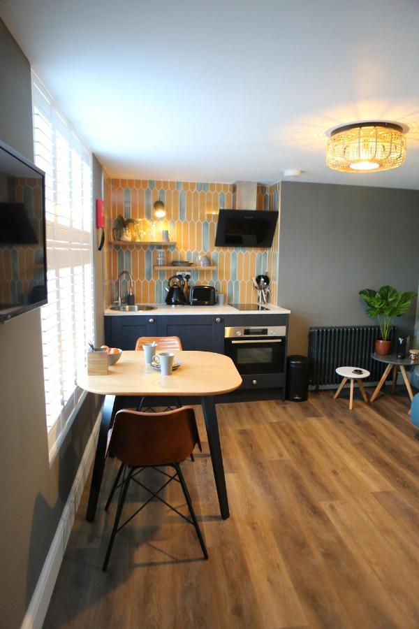 No 12 - Stunning Self Check-In Apartments In Worcester Centre Екстер'єр фото